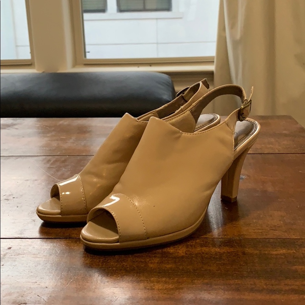 Leather nude mules